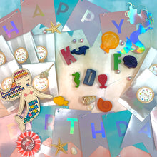 Load image into Gallery viewer, Personalised Initial Letter Crayon Party Favor Bag (min. order of 8 packs)