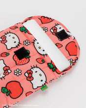 Load image into Gallery viewer, Puffy Laptop Sleeve / Hello Kitty Apple 13"/14" (Small)