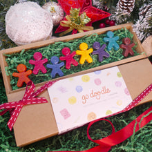 Load image into Gallery viewer, Gingerbread Man Crayon Set