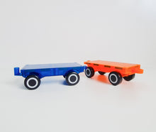 Load image into Gallery viewer, MAGBLOX® Twin Car Pack with Wooden Wheels