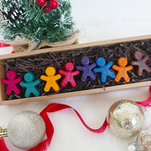 Load image into Gallery viewer, Gingerbread Man Crayon Set
