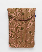 Load image into Gallery viewer, Puffy Laptop Sleeve / Trippy Swirl Salmon 16&quot; (Large)
